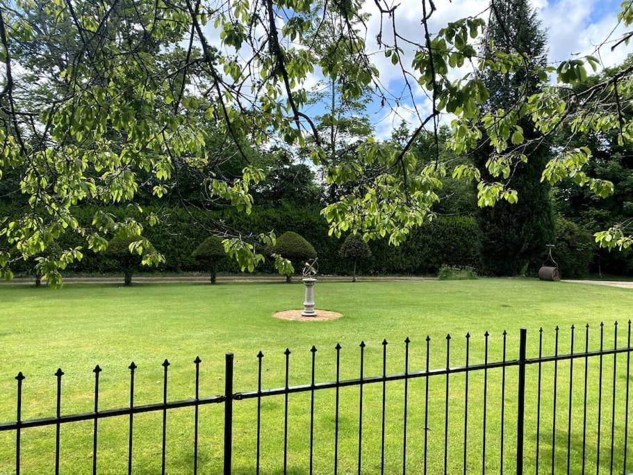 Springfield Lodge - Adorable New Forest 1-Bedroom Guest House Ringwood Extérieur photo
